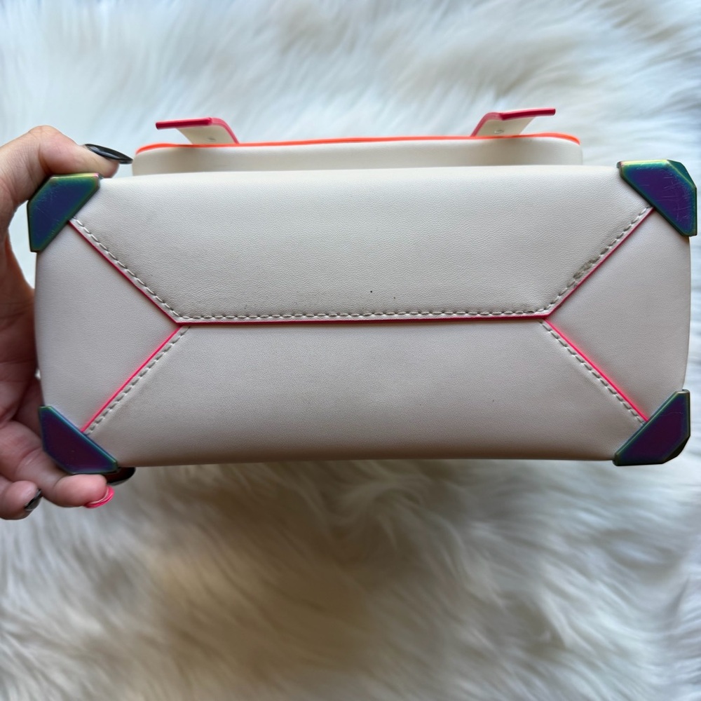 Michael Kors - Manhattan White & Neon Purse‎ - Picture 4 of 16